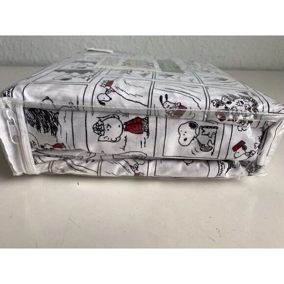 Peanuts Snoopy Holiday Christmas Comic Strip Queen Size Soft Sheet Set NEW - Picture 6 of 16